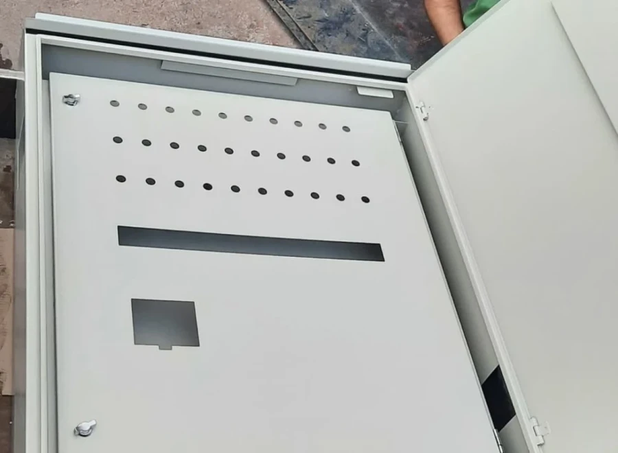 گروه صنعتی پیشرو تک برنا