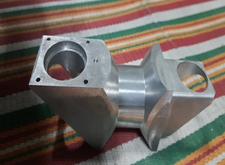 قالب سازی و خدمات فرز CNC نصف جهان