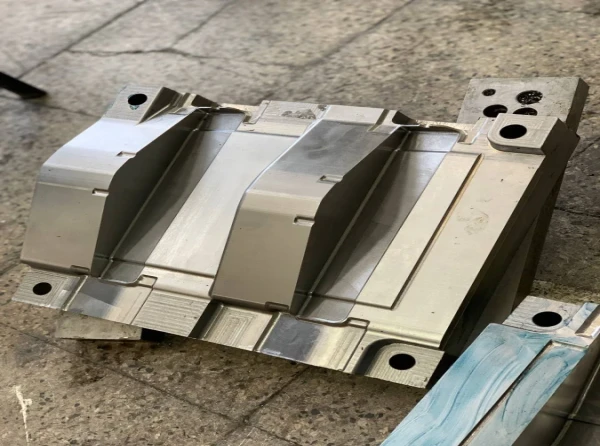 قالبسازی و خدمات cnc میکرون